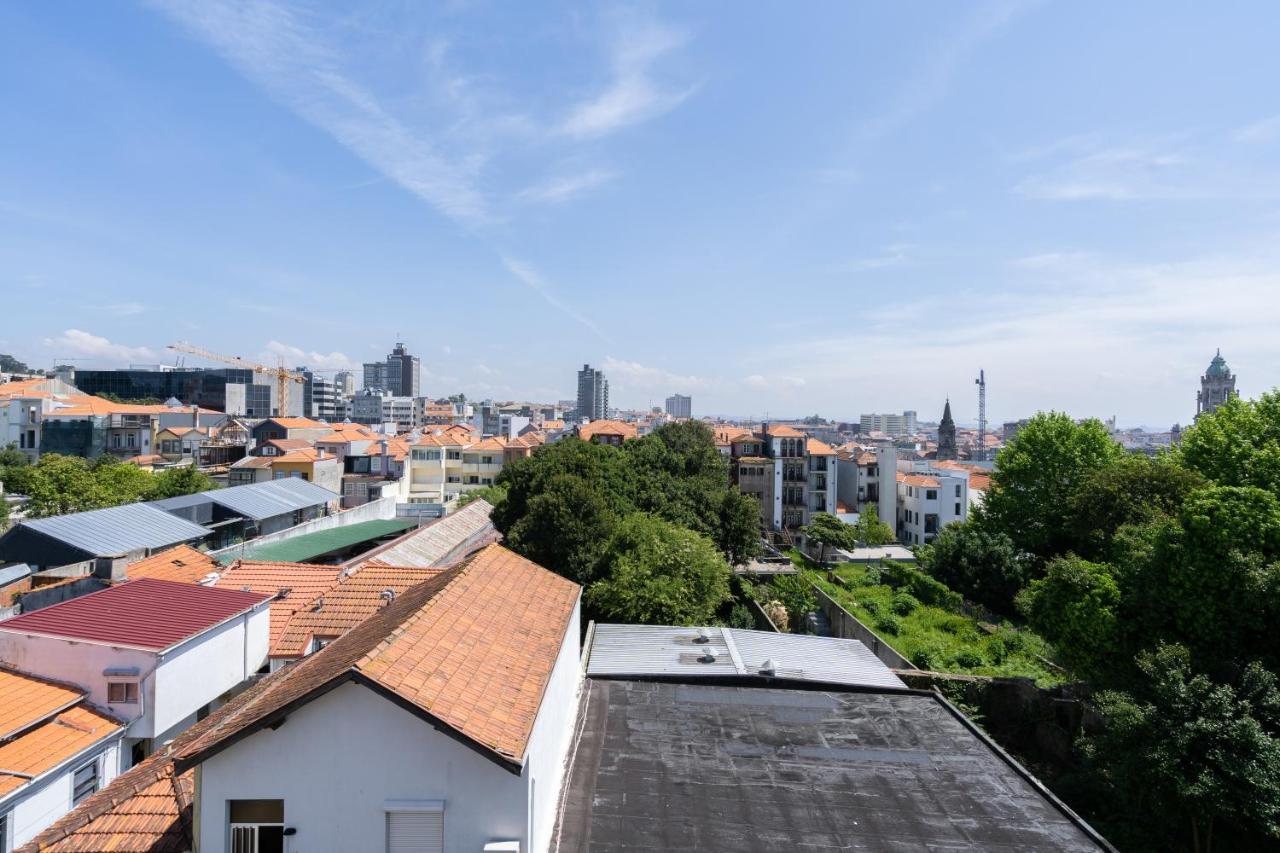 Cozy Sunny Flats By Hostwise Apartment Porto Luaran gambar
