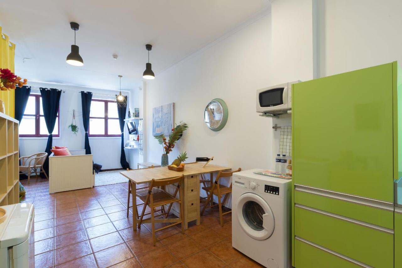 Cozy Sunny Flats By Hostwise Apartment Porto Luaran gambar