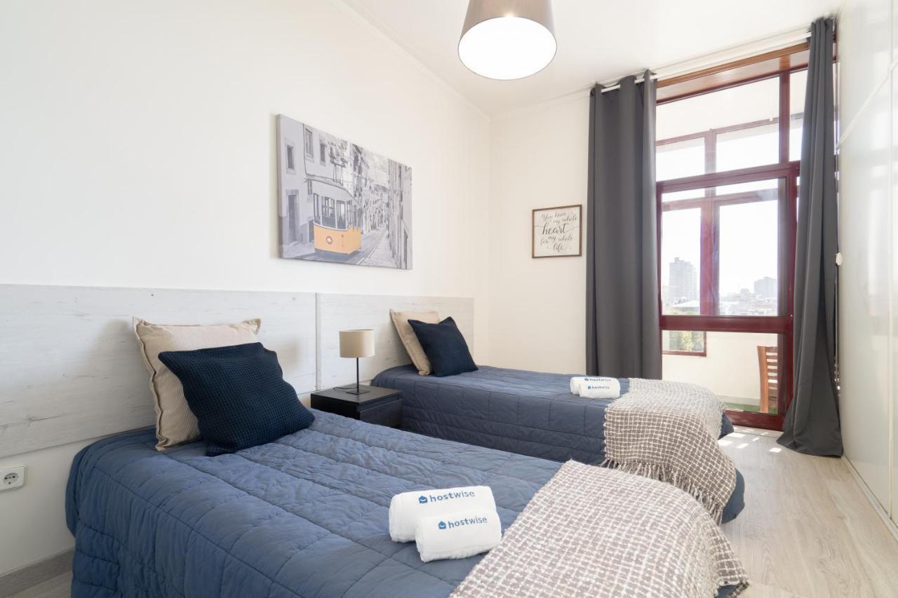 Cozy Sunny Flats By Hostwise Apartment Porto Luaran gambar