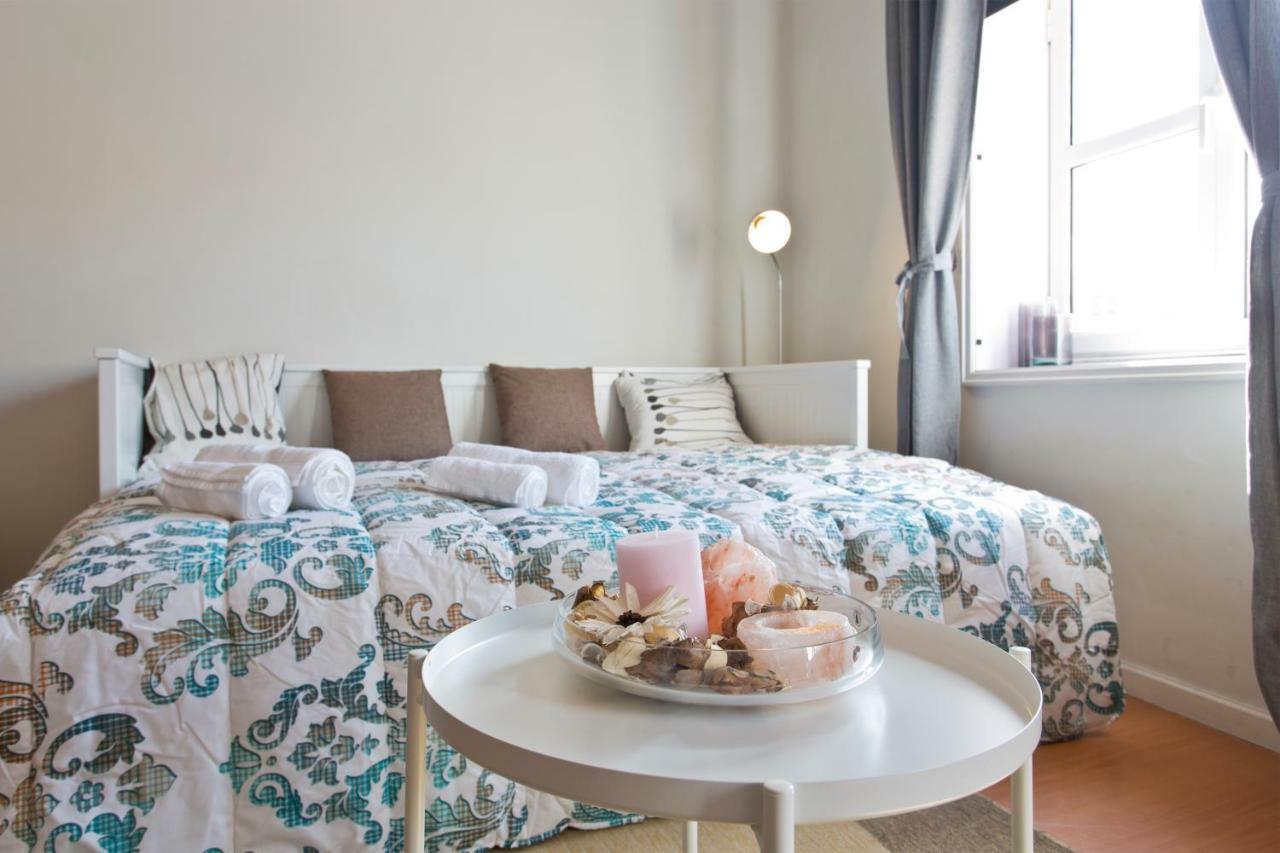 Cozy Sunny Flats By Hostwise Apartment Porto Luaran gambar
