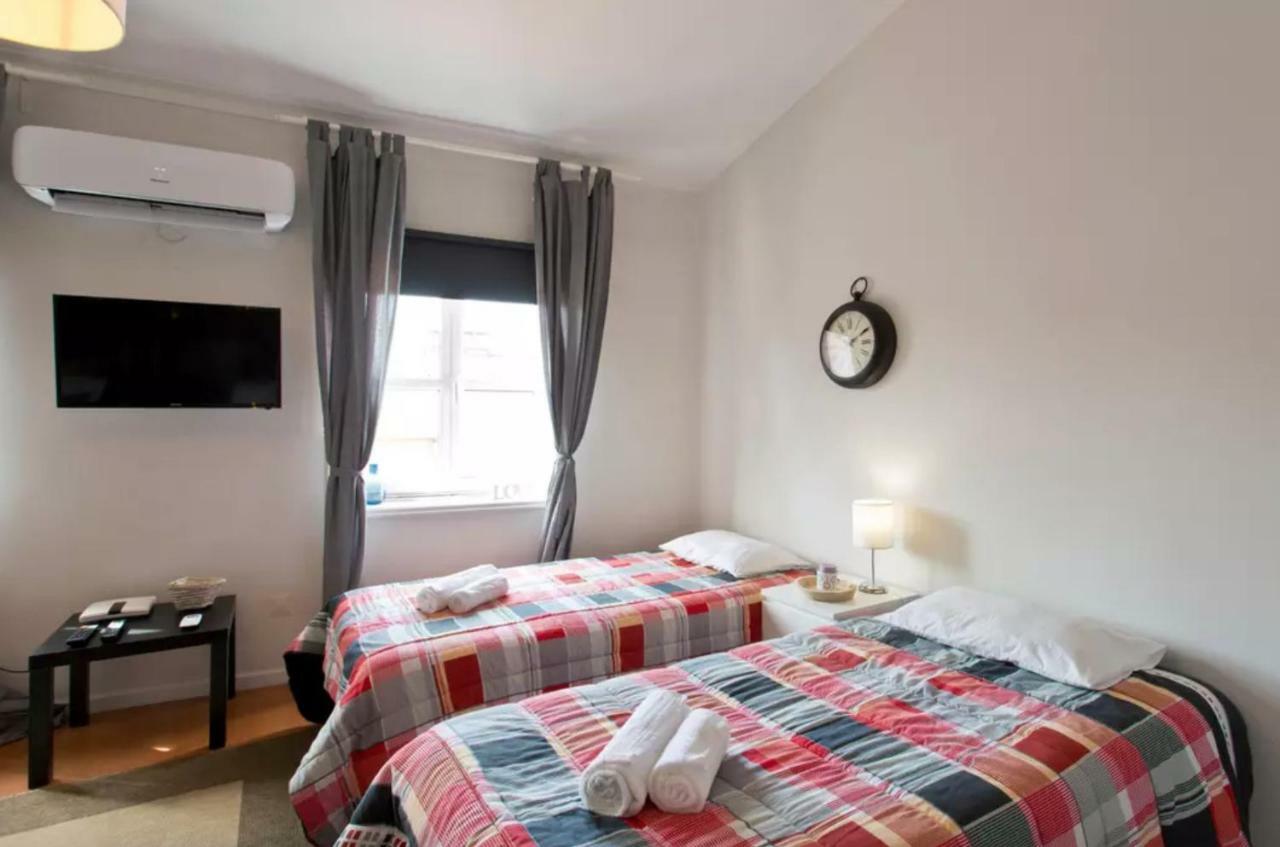 Cozy Sunny Flats By Hostwise Apartment Porto Luaran gambar