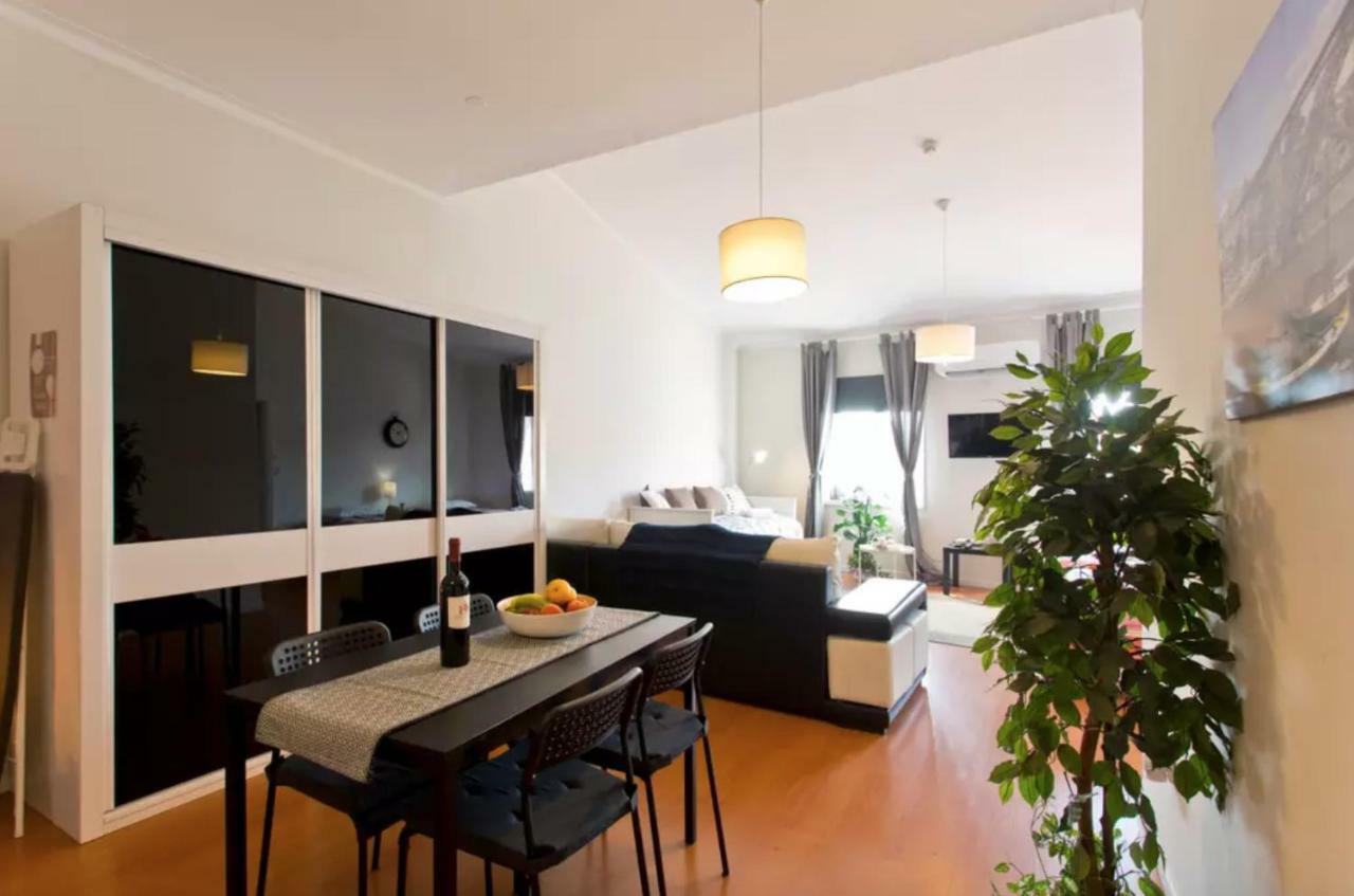 Cozy Sunny Flats By Hostwise Apartment Porto Luaran gambar