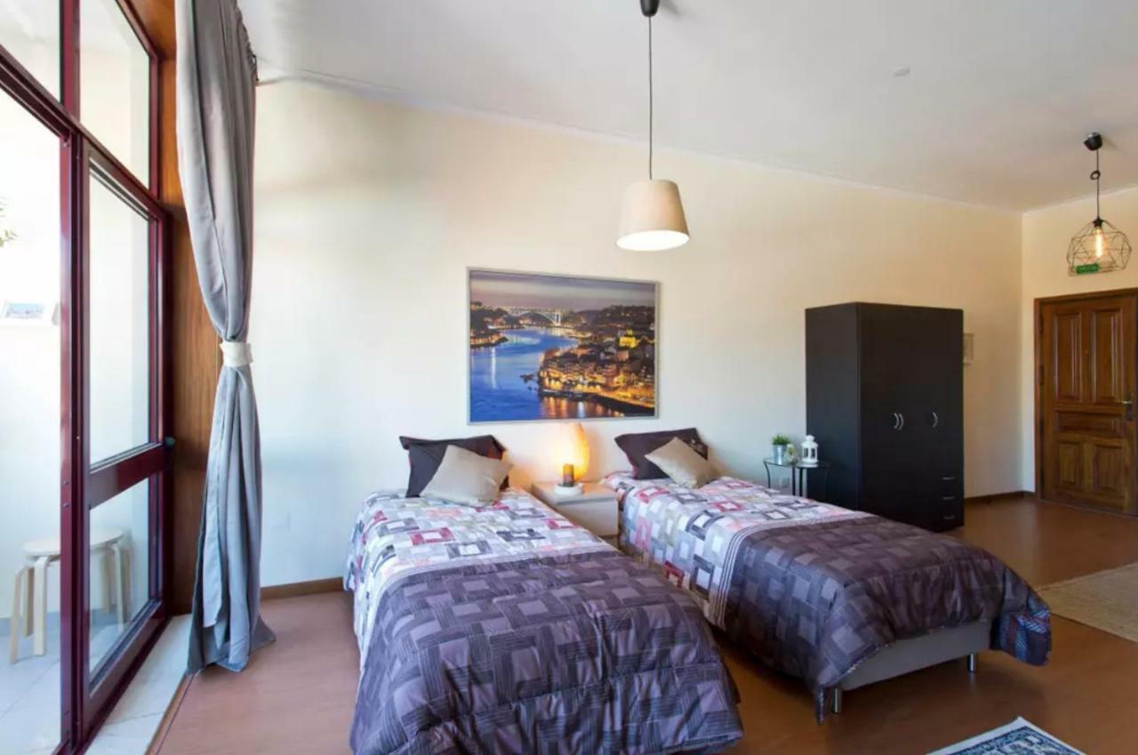 Cozy Sunny Flats By Hostwise Apartment Porto Luaran gambar