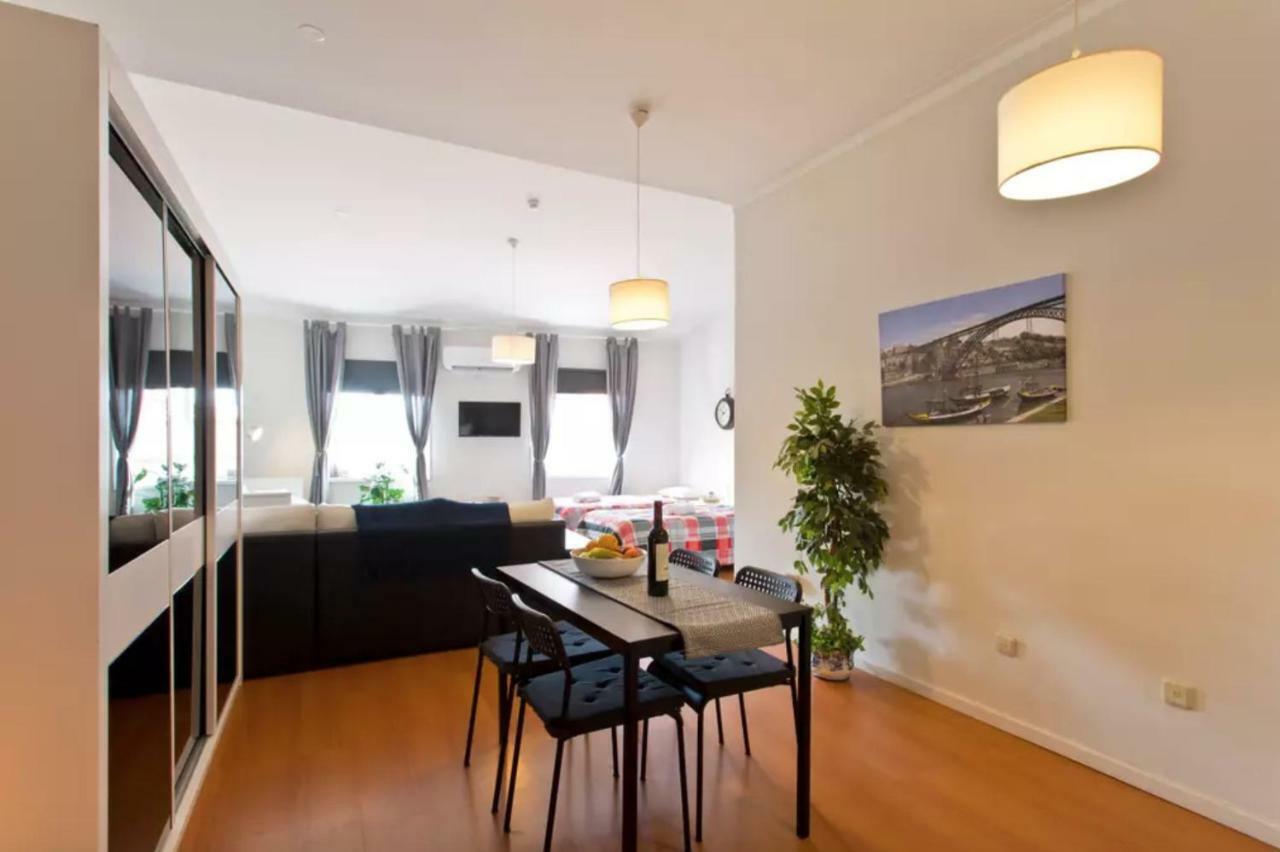 Cozy Sunny Flats By Hostwise Apartment Porto Luaran gambar