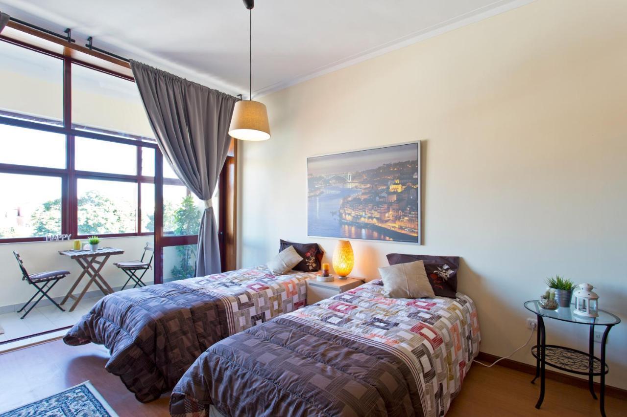 Cozy Sunny Flats By Hostwise Apartment Porto Luaran gambar