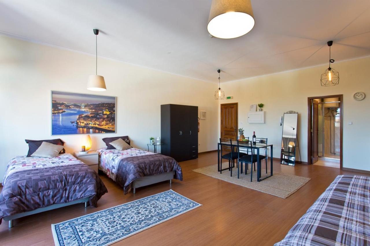 Cozy Sunny Flats By Hostwise Apartment Porto Luaran gambar