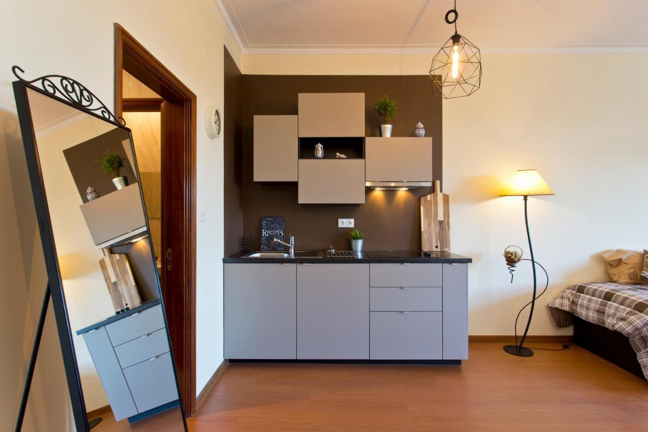 Cozy Sunny Flats By Hostwise Apartment Porto Luaran gambar