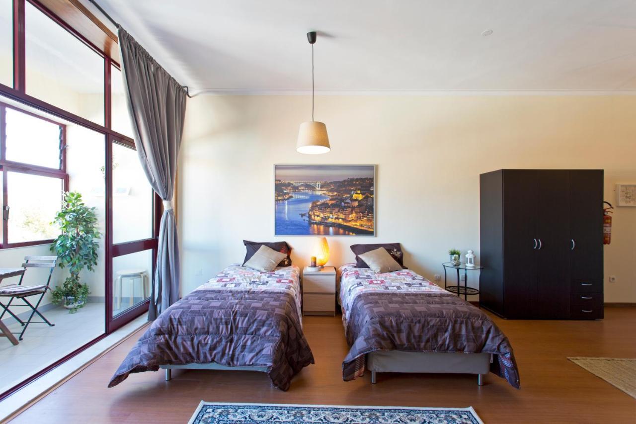 Cozy Sunny Flats By Hostwise Apartment Porto Luaran gambar